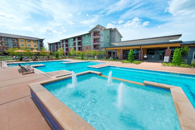 Orchard Park at Willowbrook Community Pool